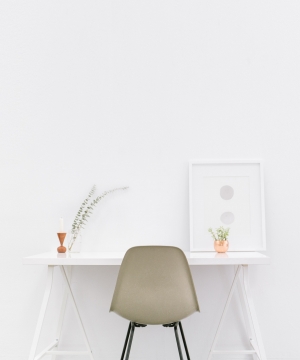bench-accounting-49909-unsplash
