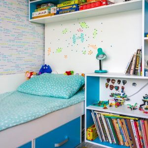 Детская комната с зонированием