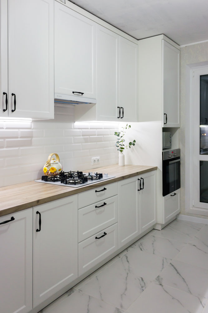 Белые кухни – вечный образ чистоты и свободы